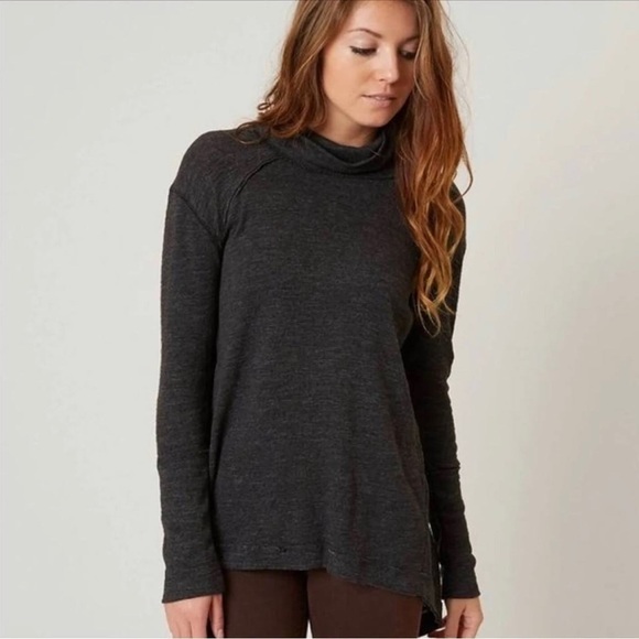 Free People Split Back Turtleneck -842 - Picture 1 of 9